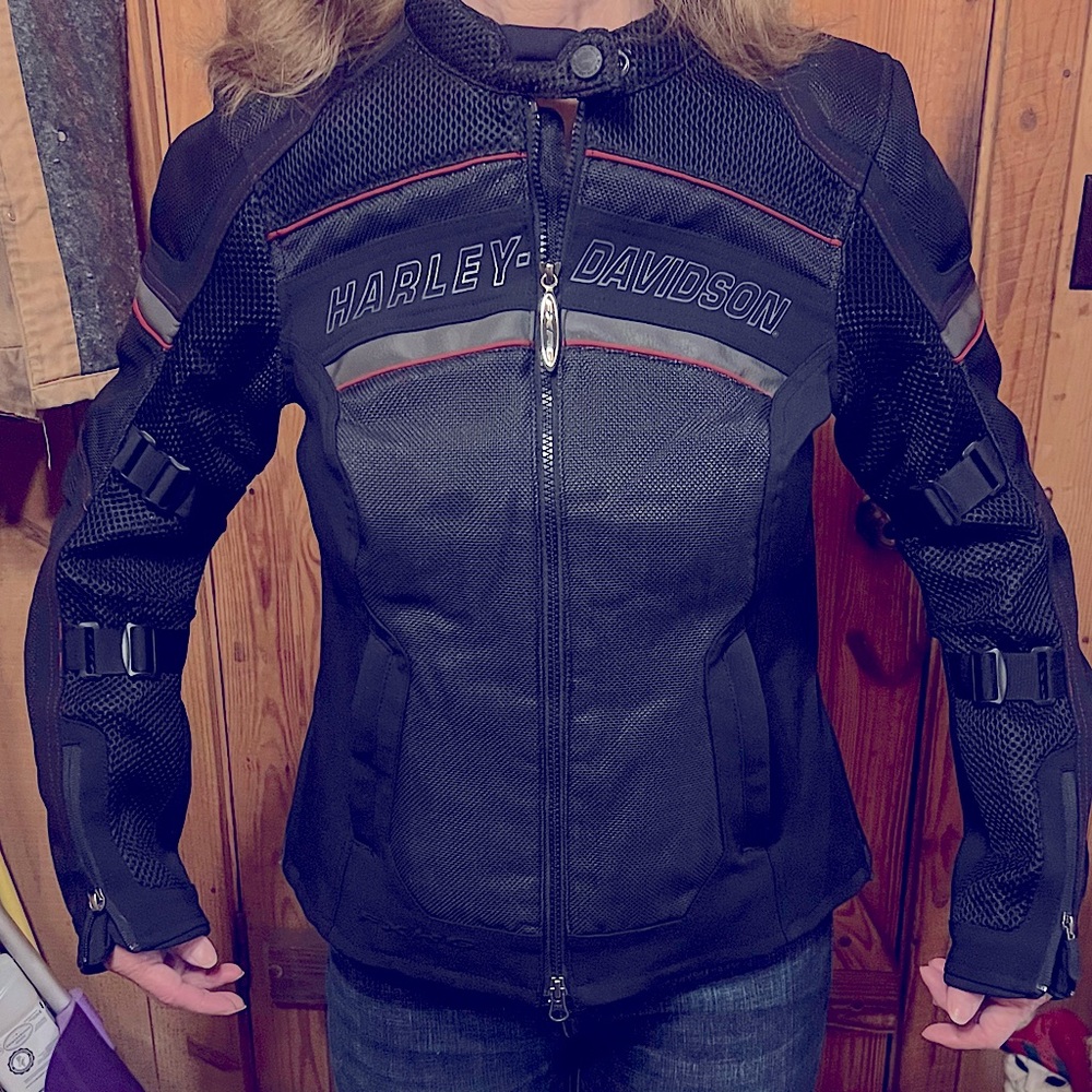 Harley-Davidson FXRG mesh jacket w/shoulder and elbow armor Medium. Worn 2x